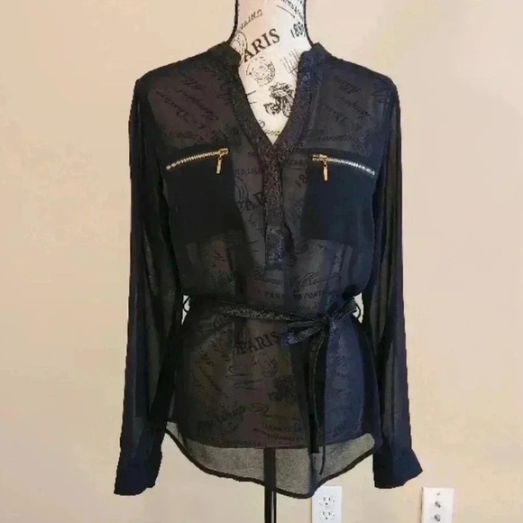 Suzy Shier Black V-Neck Long Sleeve Blouse, size small - Picture 11 of 11